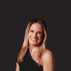 Retrato de Adriana Trocilo Picanço Rostagno.